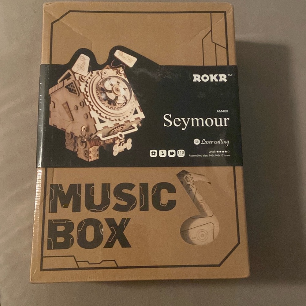 NEW —Rokr Seymour Music Box